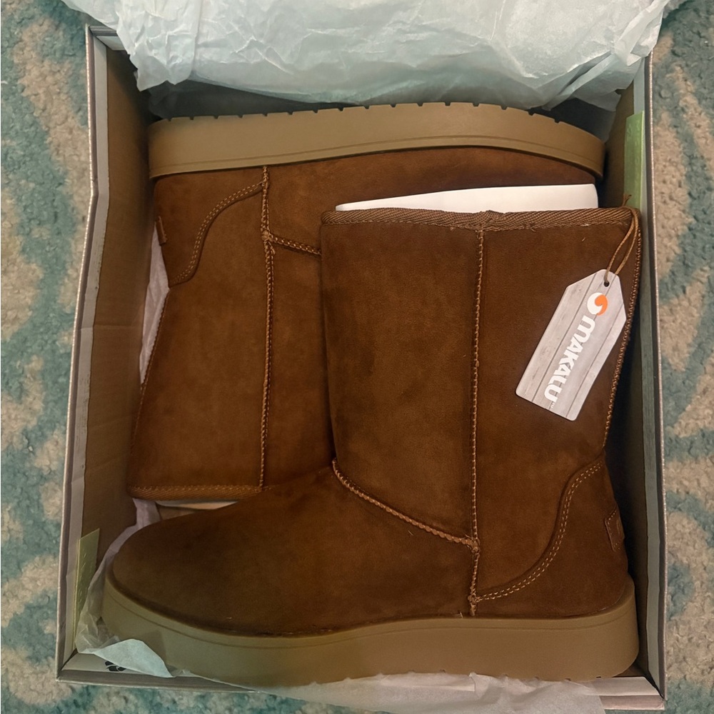 Makalu Chestnut Boots Size 7 NWT